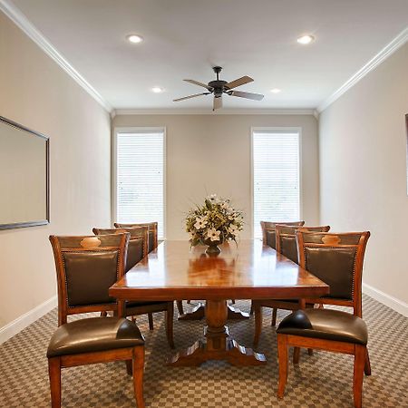 Surestay Hotel By Best Western Leesville Perniagaan gambar